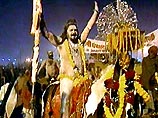 В Индии в городе Аллахабад продолжается крупнейший в истории человечества религиозный фестиваль - "Кумбхамела"