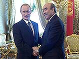 Соглашение об открытии военной базы было подписано в Кремле 22 сентября, во время визита в Москву президента Киргизии Аскара Акаева