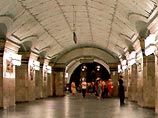 На станции метро "Спортивная" на рельсы упал человек На станции метро "Спортивная" на рельсы упал человек