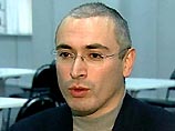 Некое лицо, находящее за пределами России, получило под свой контроль основную часть акций ЮКОСа, принадлежащих главе компании Михаилу Ходорковскому, чтобы обезопасить эти бумаги от конфискации