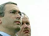 По мнению многих политологов, бизнесменов и политиков российская власть сама толкает Михаила Ходорковского в политику. Бывший глава ЮКОСа, находящийся в СИЗО "Матросская тишина" уже стал для многих неким символом