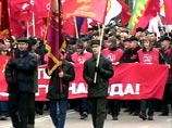 Во время митинга по случаю годовщины Октябрьской революции в Туле неизвестный хулиган облил майонезом губернатора области Василия Стародубцева