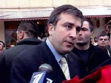 В Грузии сегодня начался сбор подписей за отставку главы республики Эдуарда Шеварднадзе. Об этом сообщил на митинге в Тбилиси лидер радикального оппозиционного блока "Саакашвили - национальное движение" Михаил Саакашвили