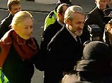 Генпрокуратура заявила, что обвинения с Закаева не сняты Генпрокуратура заявила, что обвинения с Закаева не сняты