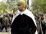 Здание резиденции Шеварднадзе окружили войска. В Тбилиси вошла бронетехника Здание резиденции Шеварднадзе окружили войска. В Тбилиси вошла бронетехника