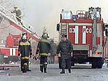 Возгорание произошло в 16:16, в настоящее время огнем охвачена крыша здания, площадь возгорания составляет около 200 квадратных метров
