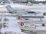 Начавшийся в ночь на пятницу в Москве и области снегопад не повлиял на работу столичных аэропортов