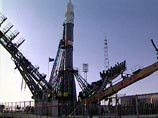Они отправятся на борт станции на российском космическом корабле "Союз" в апреле 2004 года