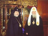 Предстоятели двух Церквей "обменялись теплыми приветствиями, пожелав друг другу доброго здравия и процветания народов России и Армении"