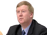 На Чубайса напала девушка с банкой майонеза, едва не попав ему в глаз На Чубайса напала девушка с банкой майонеза, едва не попав ему в глаз
