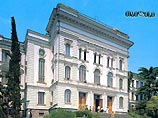 На глазах Нино Бурджанадзе началась массовая драка студентов На глазах Нино Бурджанадзе началась массовая драка студентов