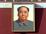 Этой акцией, как сообщает BBC, китайские власти планируют поднять популярность Мао среди молодежи, которая не застала его период правления (1949-1976)