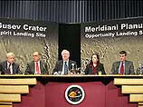 Как сообщили во вторник на пресс-конференции в NASA руководители программы, полет марсоходов-близнецов на борту двух межпланетных станций проходит нормально