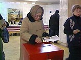По этим данным, можно предположить, что "Яблоко" преодолело бы пятипроцентный барьер в Думу, набрав 5,7% голосов. Что касается СПС, то, по предварительным подсчетам коммунистов, эта партия набрала бы 4,9% голосов, сказал один из лидеров КПРФ По этим данным, можно предположить, что "Яблоко" преодолело бы пятипроцентный барьер в Думу, набрав 5,7% голосов. Что касается СПС, то, по предварительным подсчетам коммунистов, эта партия набрала бы 4,9% голосов, сказал один из лидеров КПРФ