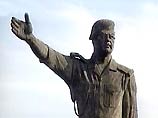 Памятники Саддаму Хусейну будут проданы с аукциона