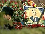 Гроб с телом Гейдара Алиева доставлен в резиденцию главы государства
