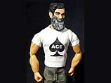 На американском сайте Herobuilder выставлена на продажу кукла иракского лидера Саддама Хусейна. 12-дюймовую фигуру бородатого Саддама в футболке с пиковым тузом можно приобрести за 30долларов