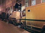 Накануне около 11 часов вечера в центральном офисе "Нефтепромбанка" в Москве прозвучал выстрел. Банк был уже закрыт Накануне около 11 часов вечера в центральном офисе "Нефтепромбанка" в Москве прозвучал выстрел. Банк был уже закрыт