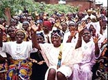 Женщины Камеруна празднуют окончание 2-месячного запрета на секс, который они сами же для себя и установили