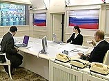 Уже в третий раз после своего избрания президентом в марте 2000 года Владимир Путин принял вчера участие в хорошо организованной игре под названием "прямой диалог" с народом