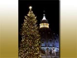 В Ватикане на площади святого Петра установлена 30-метровая рождественская елка