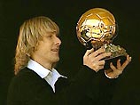 Павел Недвед получил "Золотой мяч" от France Football Павел Недвед получил "Золотой мяч" от France Football