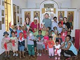 В детский сад, открытый при Русском доме в Йоханнесбурге, приводят сейчас около 30 малышей, которые раньше были практически брошены на произвол судьбы, оставались голодными и раздетыми