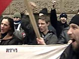 Активисты НБП забросали бутылками с краской посольство Туркмении в Москве Активисты НБП забросали бутылками с краской посольство Туркмении в Москве