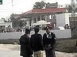 Спецслужбы Пакистана обнаружили тела трех террористов, участвовавших в совершенной в четверг в городе Равалпинди второй за последние десять дней попытке покушения на президента Первеза Мушаррафа