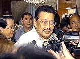 Скандал, связанный с получением незаконных прибылей президентом Филиппин Джозефом Эстрадой разгорелся в октябре 2000 года Скандал, связанный с получением незаконных прибылей президентом Филиппин Джозефом Эстрадой разгорелся в октябре 2000 года