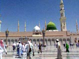 Саудовская полиция нравов изымает из продажи елочные украшения с христианской символикой