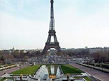 В Париже актеры попытались в новогоднюю ночь захватить часть Эйфелевой башни 