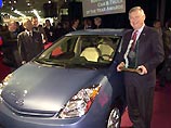 Звание "Автомобиль года" на автосалоне в Детройте получил гибридный автомобиль Toyota Prius, оснащенный электрическим и бензиновым двигателем