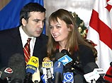 Сандру Ролофс, полиглота, консультанта по инвестициям, мать, а теперь еще и первую леди, считают главной движущей силой восхождения ее мужа к власти. Она была рядом с Саакашвили на протяжении всей избирательной кампании Сандру Ролофс, полиглота, консультанта по инвестициям, мать, а теперь еще и первую леди, считают главной движущей силой восхождения ее мужа к власти. Она была рядом с Саакашвили на протяжении всей избирательной кампании