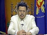 Отправленный в отставку филиппинский лидер Джозеф Эстрада предстанет перед судом за экономические преступления, и ему грозит смертный приговор