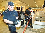 10 сентября 2003 года в одном из универмагов Стокгольма неизвестный напал на Линд, которая была без охраны, и нанес ей несколько ножевых ранений