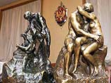Бронзовые скульптуры "Ревность" и "Поцелуй" высотой 30 сантиметров каждая были изготовлены Роденом в 1899 году. В 1945 году Сталинград получил эти работы в подарок Бронзовые скульптуры "Ревность" и "Поцелуй" высотой 30 сантиметров каждая были изготовлены Роденом в 1899 году. В 1945 году Сталинград получил эти работы в подарок