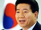Президент Южной Кореи Но Му Хен удовлетворил сегодня прошение об отставке, поданное министром иностранных дел и внешней торговли страны Юн Ен Гваном в связи со скандалом вокруг некоторых высокопоставленных сотрудников его ведомства