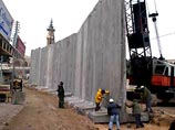 Разногласия остались по поводу плана израильского премьер-министра Ариэля Шарона по одностороннему отделению и из-за продолжающегося строительства стены безопасности