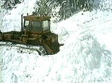 Снежная лавина обрушилась на поселок Санаторный, расположенный примерно в 20 км северо-западнее Южно-Сахалинска