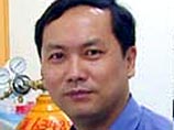 Хван Чанг-Дженг, научный сотрудник института "Синика", создавший рыбу