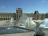 В Париже были эвакуированы все посетители Лувра
