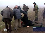 В Чечне военные протаранили "Волгу" и расстреляли "Жигули": погибла местная жительница (ФОТО) В Чечне военные протаранили "Волгу" и расстреляли "Жигули": погибла местная жительница (ФОТО)