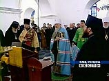Путин и Кучма побывали на молебне в Успенском соборе Киево-Печерской лавры