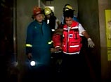 Спасатели делают все возможное, чтобы вытащить из-под обломков уцелевших