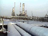 По данным газеты al-Mada, своим "друзьям" Саддам "дарил" контракты на торговлю миллионами баррелей нефти в рамках программы ООН "Нефть в обмен на продовольствие" По данным газеты al-Mada, своим "друзьям" Саддам "дарил" контракты на торговлю миллионами баррелей нефти в рамках программы ООН "Нефть в обмен на продовольствие"