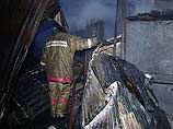 Склад расположен на улице Трактовой, сообщили в областном УГПС. Огнем уже уничтожены 60 тонн муки, крупы, риса и других продуктов. В настоящее время тушение пожара продолжается