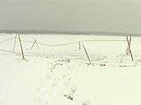 На Волгоградском водохранилище машина провалилась под лед: 1 человек погиб На Волгоградском водохранилище машина провалилась под лед: 1 человек погиб