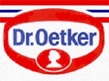 подозреваемый обвиняется в том, что летом 1999 года он вместе с сообщником угрожал отравить продукты питания компании "Dr. Oetker" во всей Германии