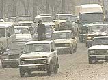 Московское ГИБДД в четверг рекомендовало водителям быть предельно внимательными на дорогах в связи с неблагоприятными погодными условиями в столице